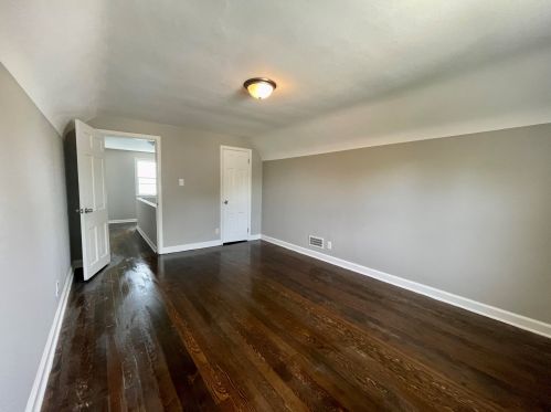 3347 77 St, Milwaukee WI 53219-3818 exterior