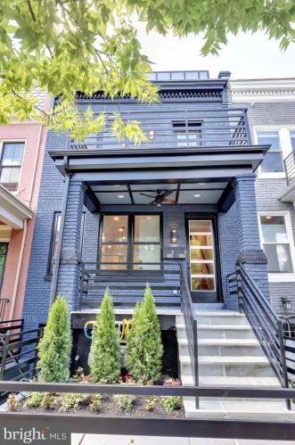 1117 Morse St, Washington, DC 20002-3805