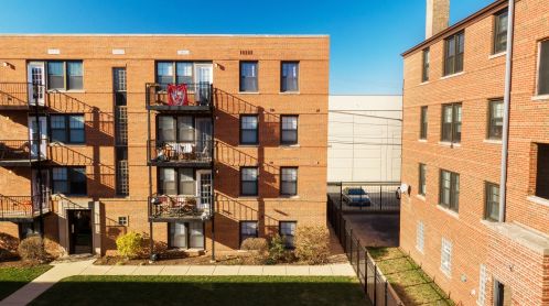 5232 Campbell Ave, Chicago, IL 60625-2402