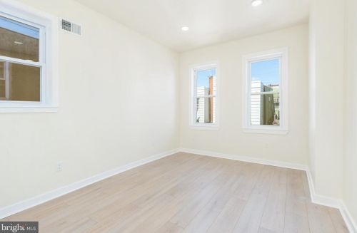 2418 Iseminger St, Philadelphia PA  19148-3518 exterior