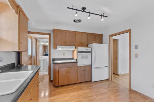 7217 Mohawk Ave, Milwaukee WI 53217 exterior