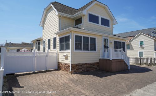 100 Vance Ave, Lavallette NJ 08735-2239 exterior