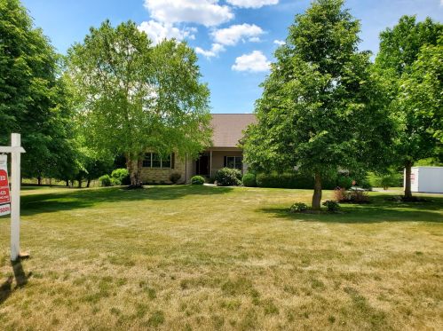 2203 Timberline Trl, Bull Valley IL 60098-8759 exterior