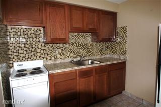 289 Moon Clinton Rd, Moon Twp PA  15108-2428 exterior