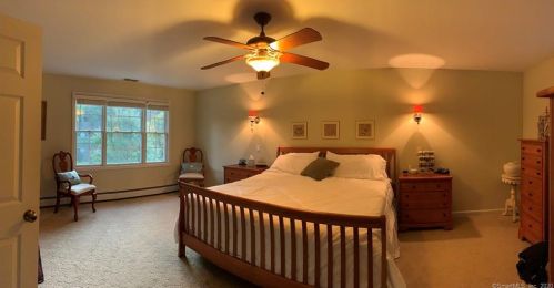 469 Roosevelt Dr, Seymour CT 06478-2701 exterior