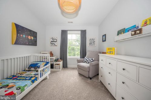 328 Lemonte St, Philadelphia PA 19128-4520 exterior