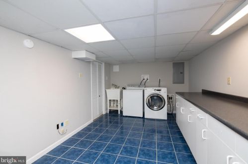 23 Ridgeway Ave, Manor PA 19036-1924 exterior