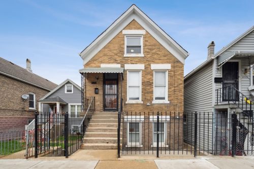 3727 Wood St, Chicago, IL 60609-2043