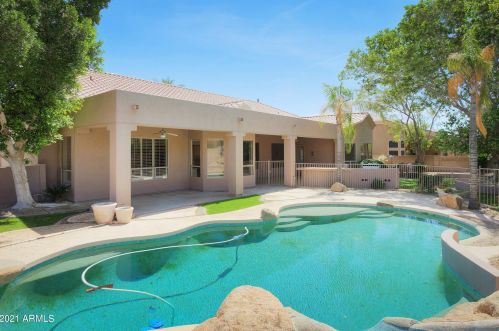 14024 8th Pl, Phoenix AZ 85014-2101 exterior