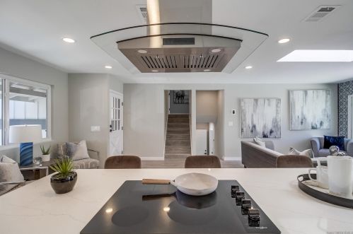 6979 Bobhird Dr, San Diego CA  92119-2021 exterior