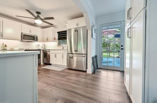 5148 Napoli Dr, Naples FL 34103-8957 exterior