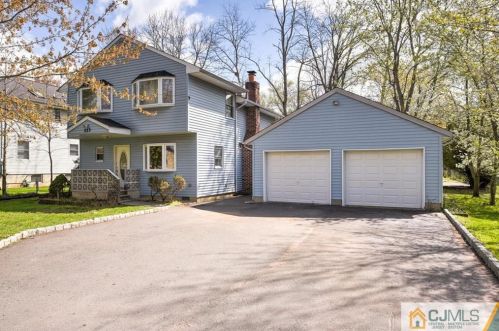 113 Floyd St, Edison NJ  08820-2126 exterior