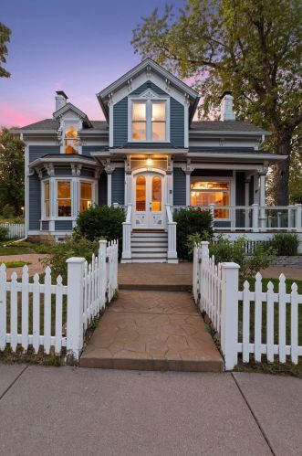 210 Laurel St, Stillwater, MN 55082-5015