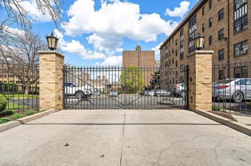 166 Dithridge St, Pittsburgh PA 15213-2699 exterior