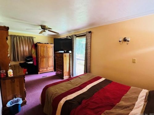 262 Shr Rd, Killingly CT 06241-1540 exterior