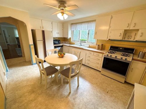 150 Isabella Ave, Providence RI 02919-5130 exterior