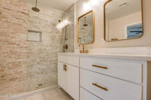 2110 Grant Rd, Tucson AZ  85719-3411 exterior