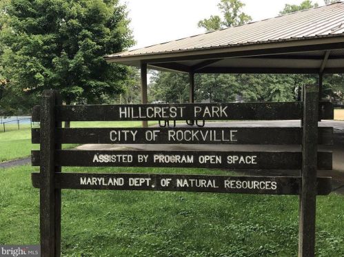 1000 Crawford Dr, Rockville MD  20851-1605 exterior