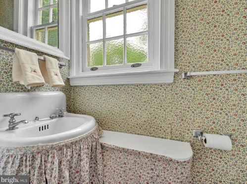 1318 Howard Ave, Primrose PA 17901-3418 exterior