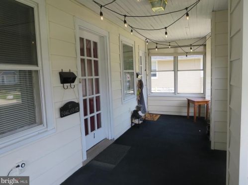 15 Oakland Ave, Camden NJ 08107-1211 exterior