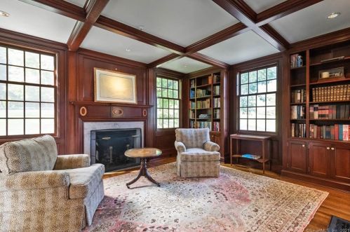 42 Drum Hl Rd, Wilton CT 06897-2412 exterior