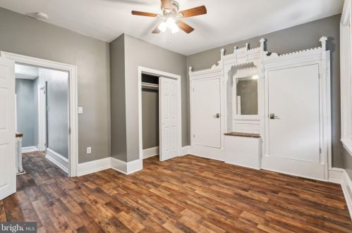 2433 17 St, Philadelphia PA 19121-1604 exterior