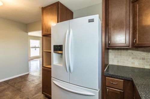 2637 Midland Rdg Dr, Saint Louis MO 63114-1232 exterior