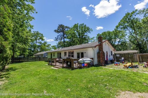 1618 Whitcomb Rd, Lacey NJ  08731-3347 exterior