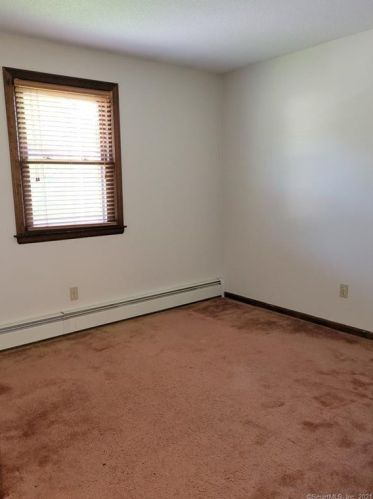 320 Alexander Rd, New Britain CT 06053-1048 exterior