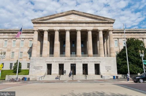 777 7th St, Washington DC  20001-3715 exterior