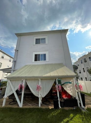 73 Harlem St, Worcester MA 01610-2161 exterior