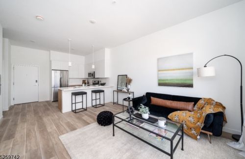 44 Irvine Turner Blvd, Newark, NJ 07103-2950