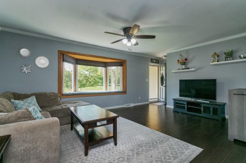 2300 Rochelle Ave, Milwaukee, WI 53209-2726