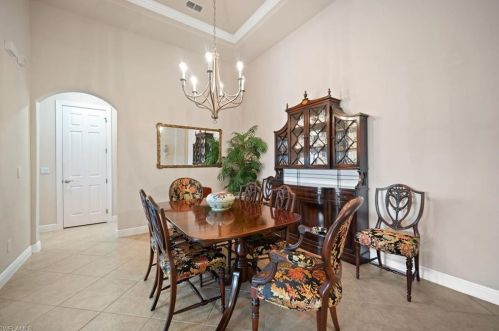 12628 Biscayne Ct, Naples FL 34105-4935 exterior