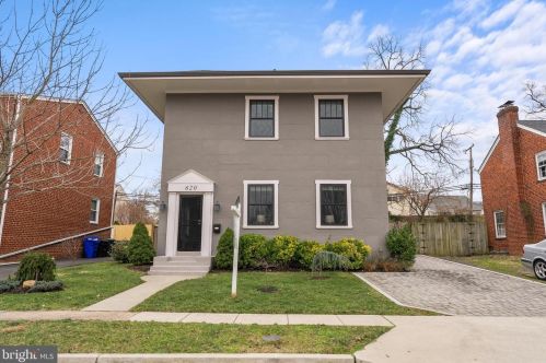 620 22nd St, Arlington, VA 22202-2722