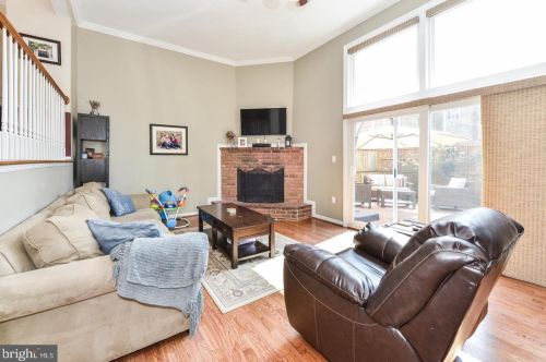 1304 Commonwealth Ave, Alexandria VA  22301-2022 exterior