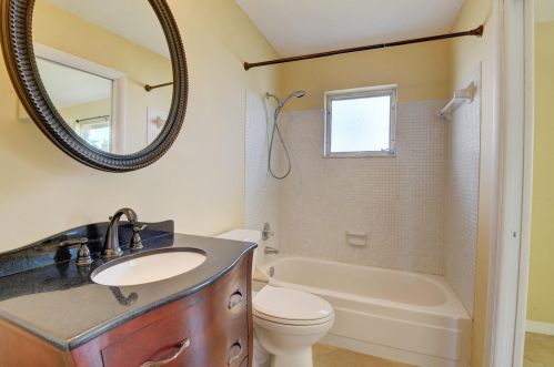 2390 14 Ave, Boynton Beach FL 33426-5871 exterior