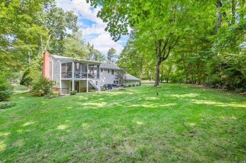 34 Grey Holw Rd, Norwalk CT 06850-1306 exterior