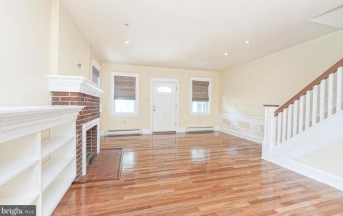 7017 Glenloch St, Philadelphia PA 19135-2223 exterior