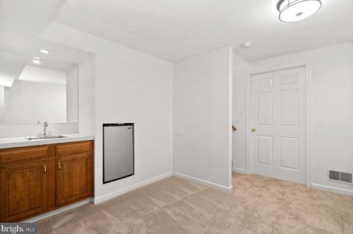 2 Granby Ct, Rockville MD 20855-1406 exterior