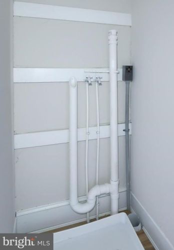 22 Caroline St, Lancaster PA  17603-5104 exterior