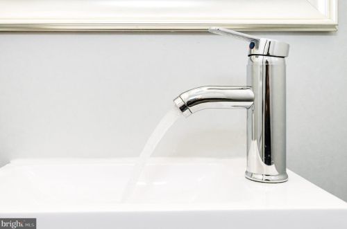 116 53rd St, Washington DC  20019-6603 exterior