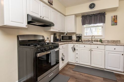 4625 74, Milwaukee WI 53218-4750 exterior