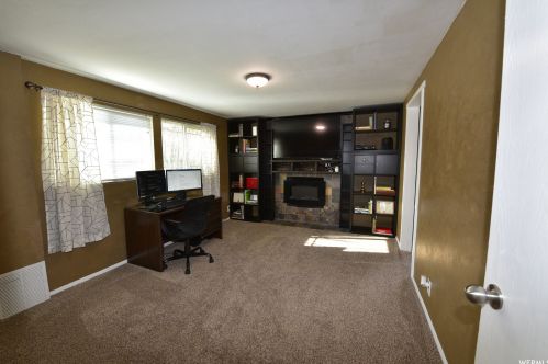 983 Cedar Ter Dr, Sandy UT 84094-0234 exterior