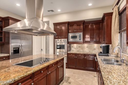 25401 45th Dr, Phoenix AZ  85083-2243 exterior