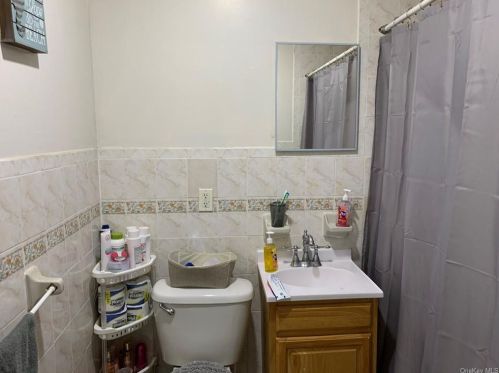 730 218th St, Bronx NY 10467-5881 exterior