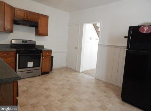 54 7 St, Darby PA 19023-2432 exterior