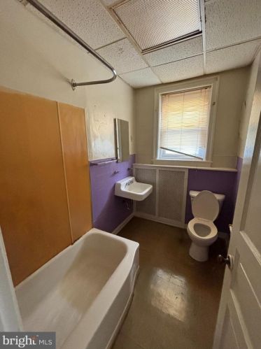 5523 3 St, Philadelphia PA 19120-2822 exterior