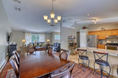 38 Sedgewick Rd, Poughkeepsie NY 12603-6300 exterior