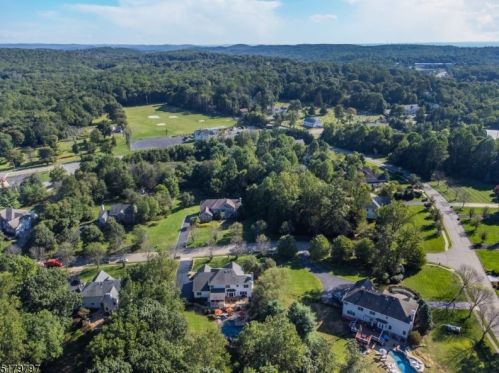 6 Cornell Dr, Dover NJ 07869-3537 exterior